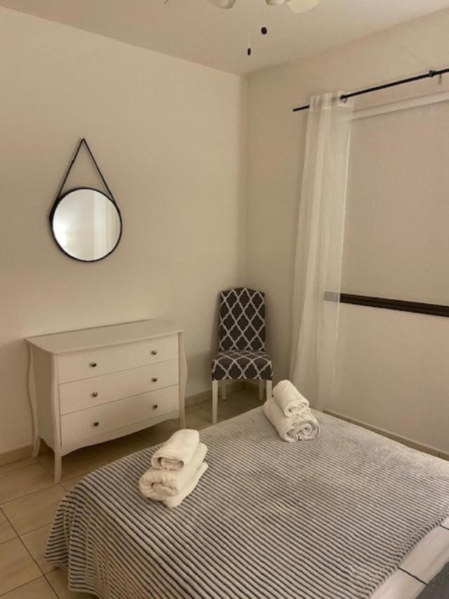 1 Bedroom Garden Flat, Sleeps 4 Paphos Extérieur photo