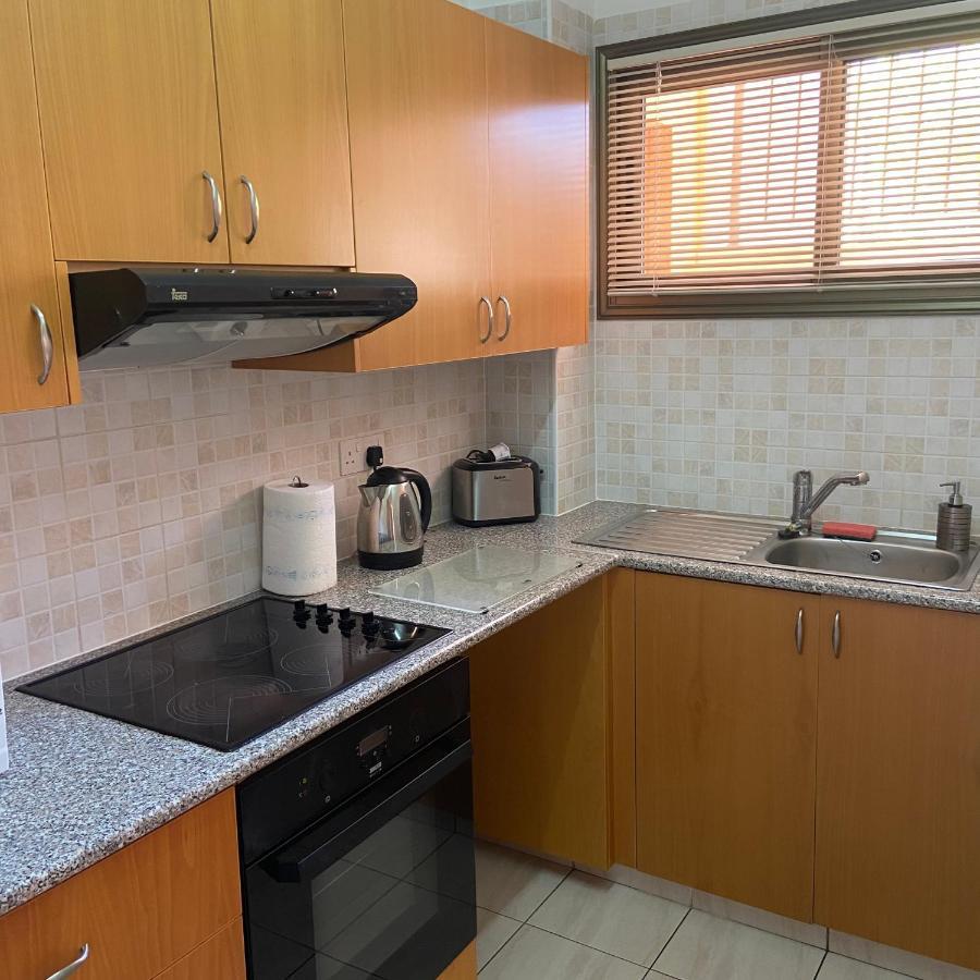 1 Bedroom Garden Flat, Sleeps 4 Paphos Extérieur photo