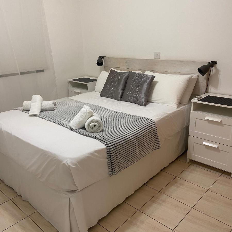 1 Bedroom Garden Flat, Sleeps 4 Paphos Extérieur photo