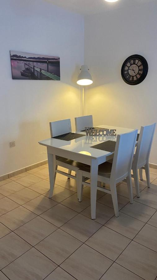 1 Bedroom Garden Flat, Sleeps 4 Paphos Extérieur photo