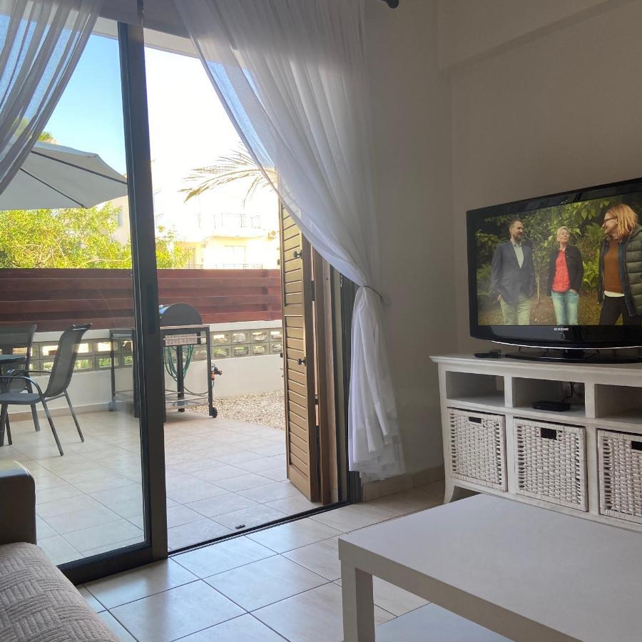 1 Bedroom Garden Flat, Sleeps 4 Paphos Extérieur photo