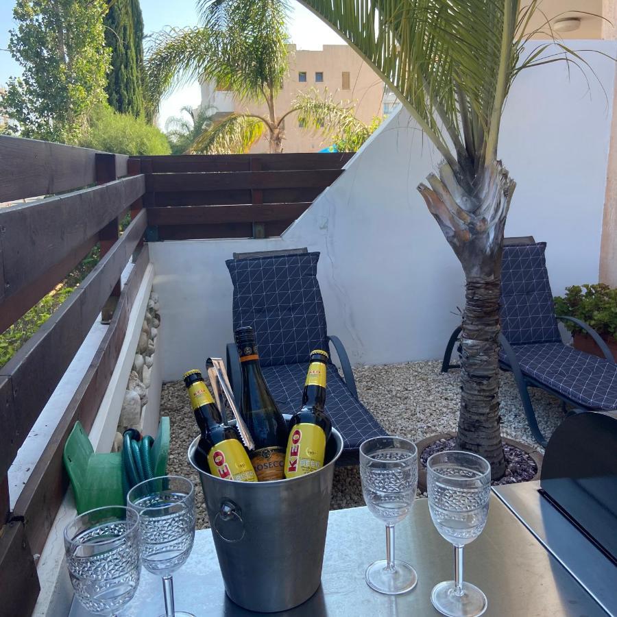 1 Bedroom Garden Flat, Sleeps 4 Paphos Extérieur photo